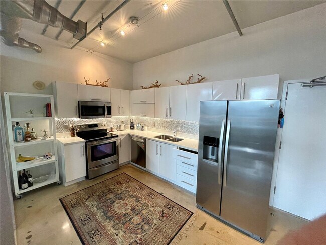 Building Photo - 444 N E St