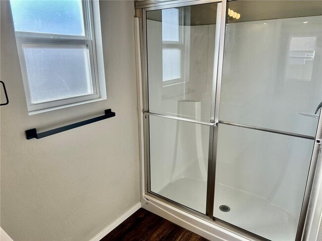 Building Photo - 920 Queen St