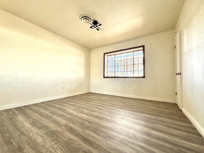 Building Photo - 1100 Saylor Way