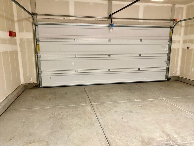 Building Photo - $2,350 Barstow & Leonard, 3 Bdrm + Office ...