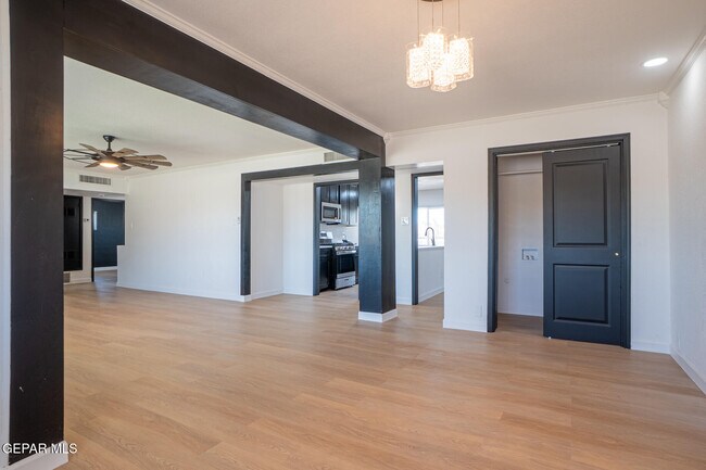 Building Photo - 204 Balboa Rd