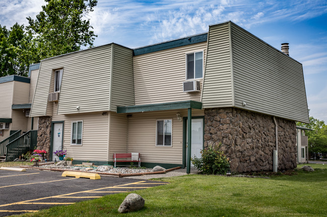 Building Photo - The Landing off Pines