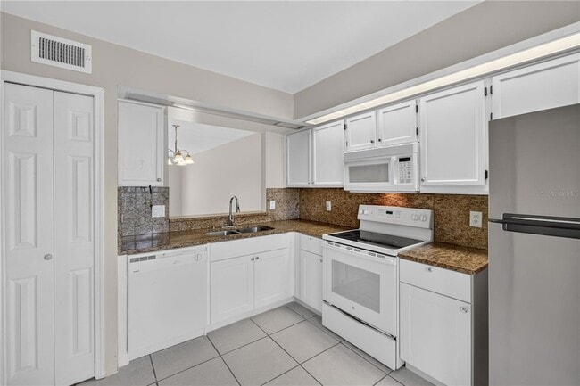 Building Photo - 13829 Timberland Dr