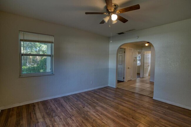 Building Photo - 1744 Granville Court S
