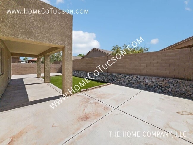 Building Photo - 14360 N Fragile Clay Ave