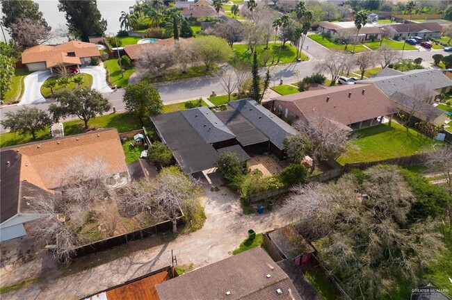 Building Photo - 2625 Village Dr