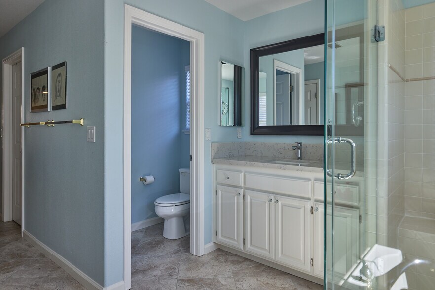 Master Bath 2 - 10 Summerbrooke Cir