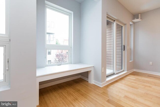 Building Photo - 2230 Frankford Ave