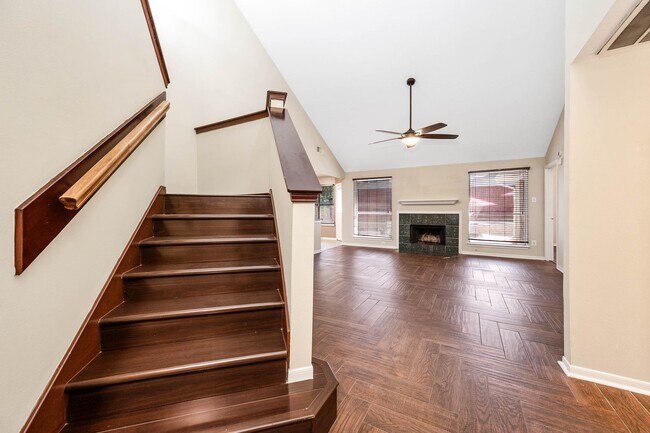 Building Photo - 1835 Taylor Creek Dr