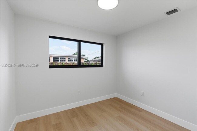 Building Photo - 9660 Dominican Dr