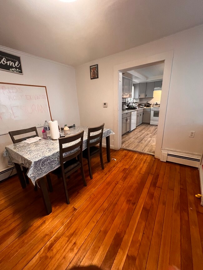 Building Photo - 68 Birch St