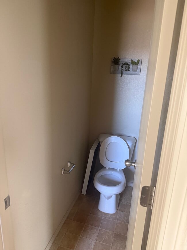 Building Photo - 859 Mesa Del Rio St NW