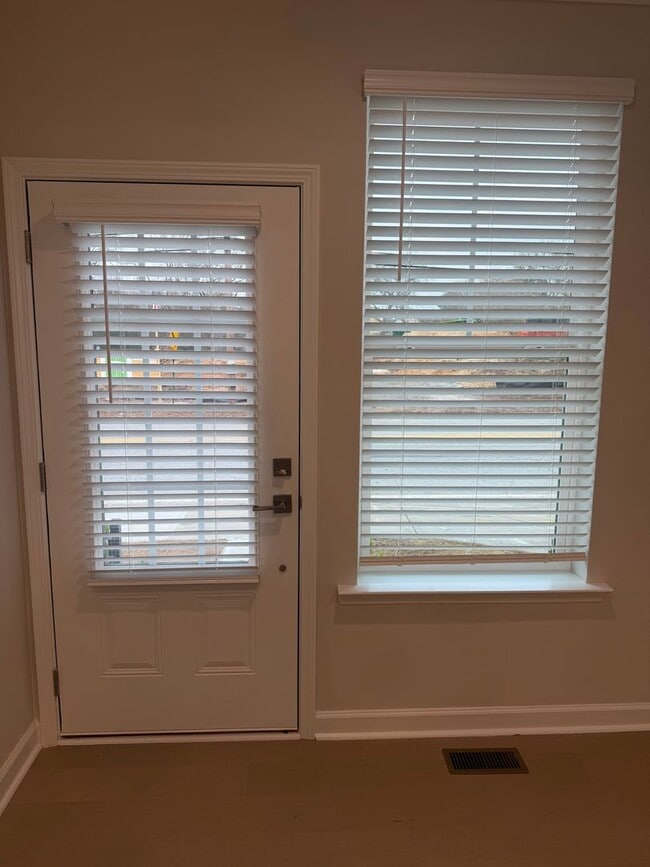 Building Photo - BRAND NEW TOWNHOMES AVALIABLE NOW