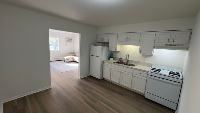 Interior Photo - Adler