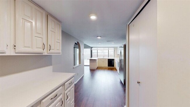 Building Photo - 4416 Augusta St