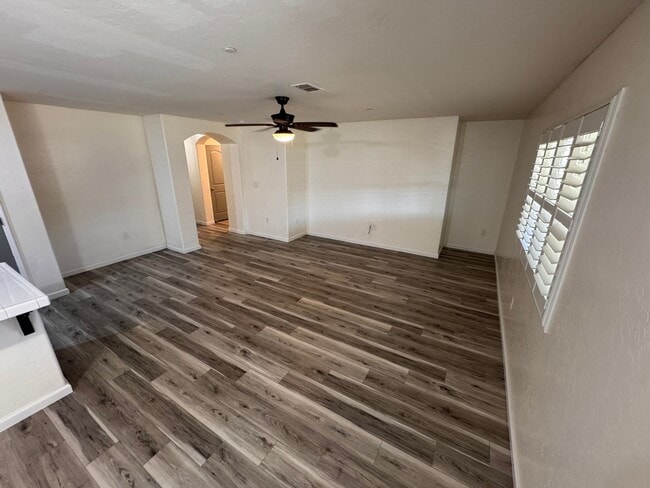 Building Photo - Lovely Home for rent in Hanford,Ca