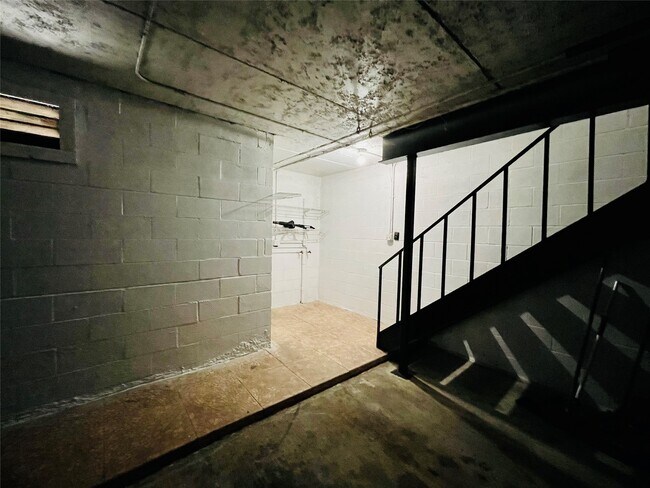 Building Photo - 2103 Place Rebecca Ln