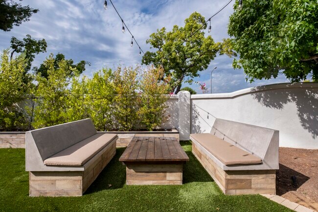 Building Photo - 4971 Hemlock