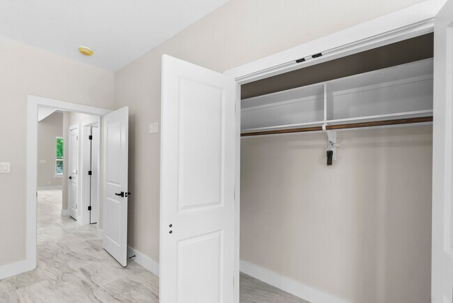 Building Photo - 244 Fawn Dr