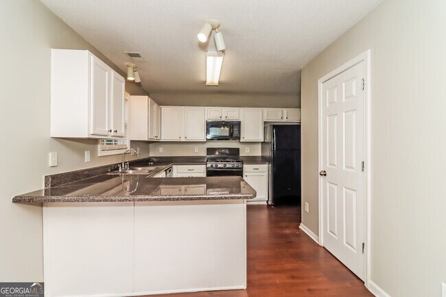 Building Photo - 391 Greystone Pkwy