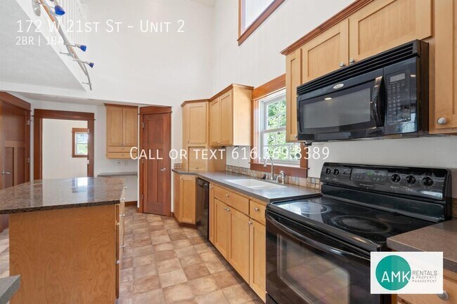 Building Photo - 172 W 21st St
