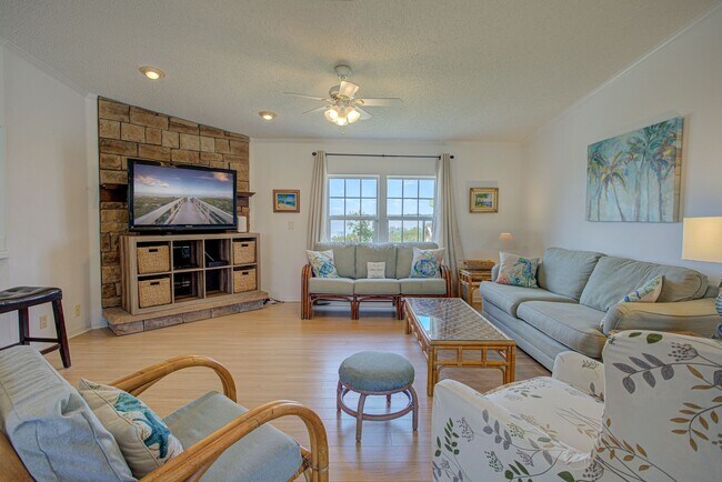 Building Photo - Amazing sunsets from every room