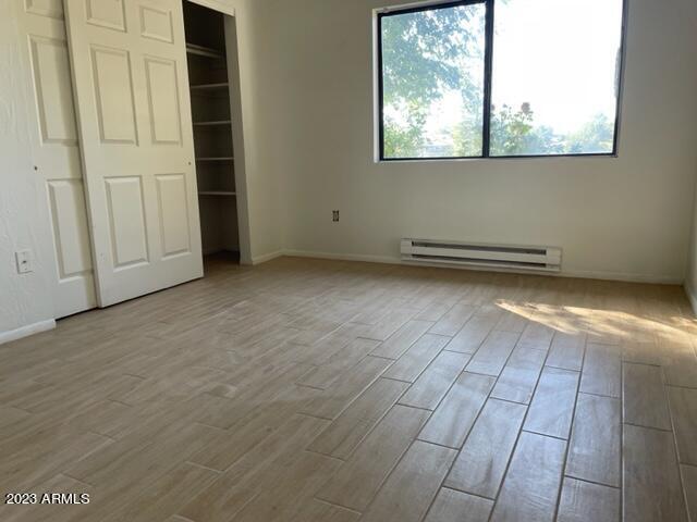 Building Photo - 1030 N Old Chisholm Trail