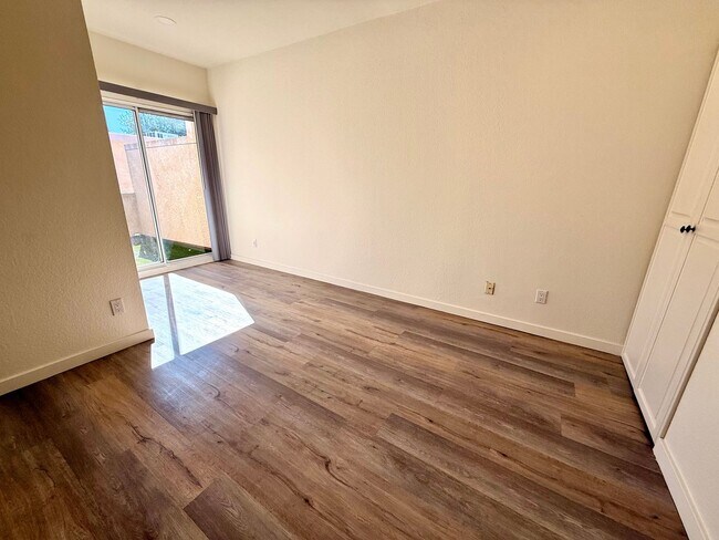 Building Photo - Beautifully Updated 3-Bedroom Tri-Level Condo with Bonus Room in Prime Chatsworth!