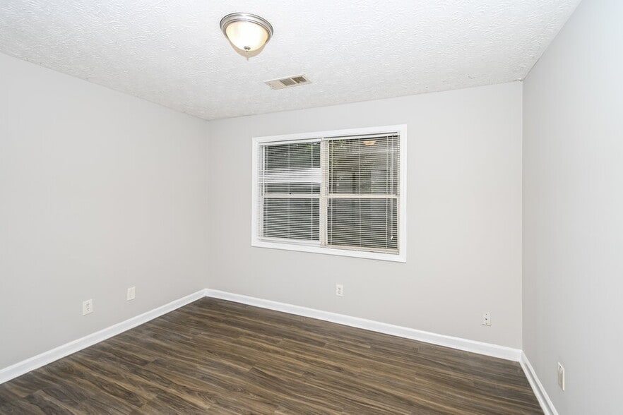 Building Photo - 5408 Glen Haven Dr