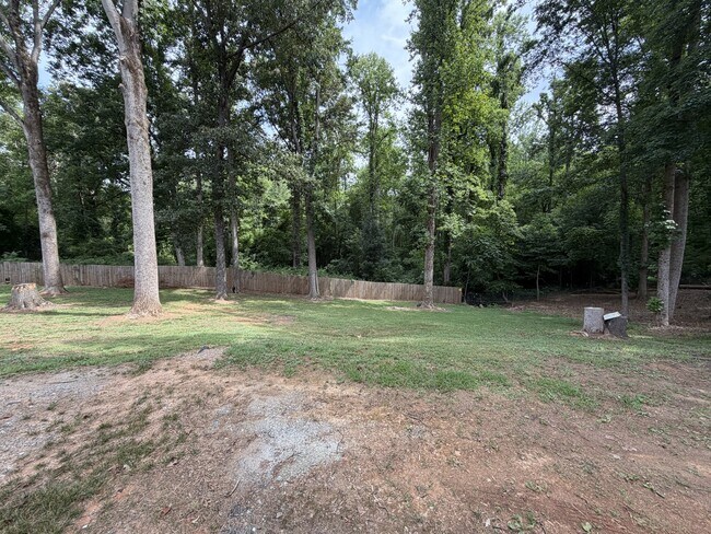 Building Photo - 147 Crooked Ln