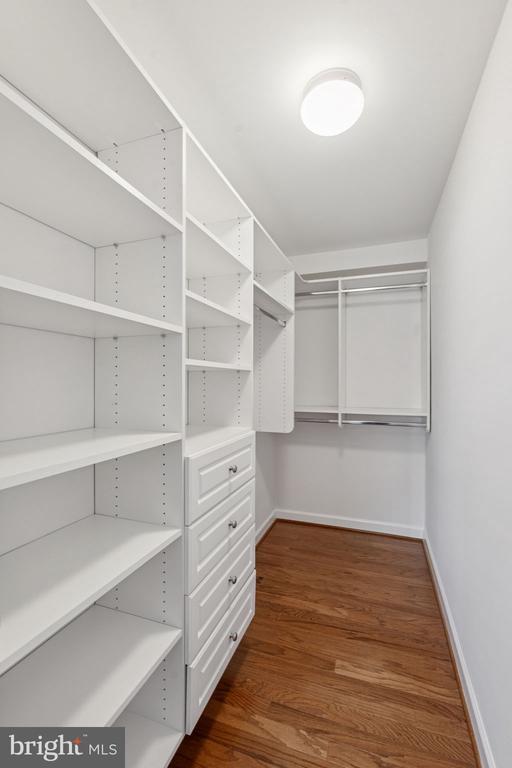 Building Photo - 4149 S Four Mile Run Dr