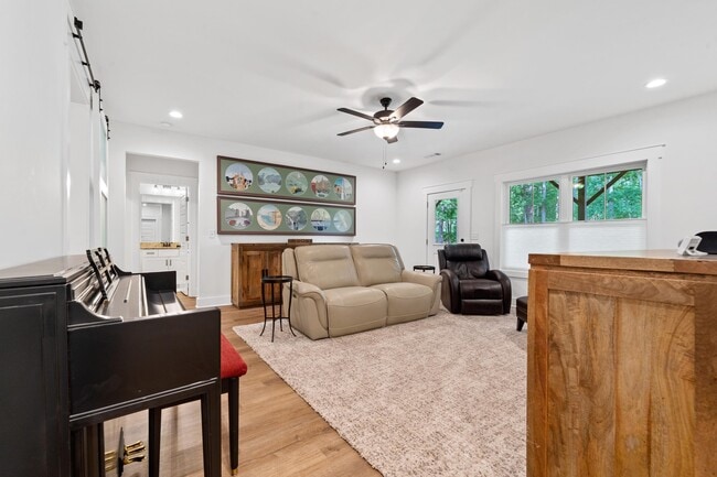 Building Photo - 1100 Hidden Hills Cir