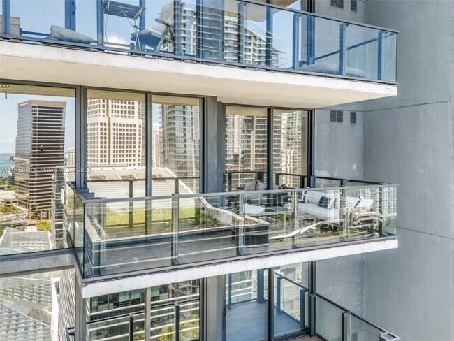 Building Photo - 88 SW 7th St