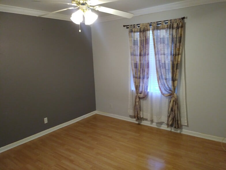 Master bedroom - 617 Hardy Ave