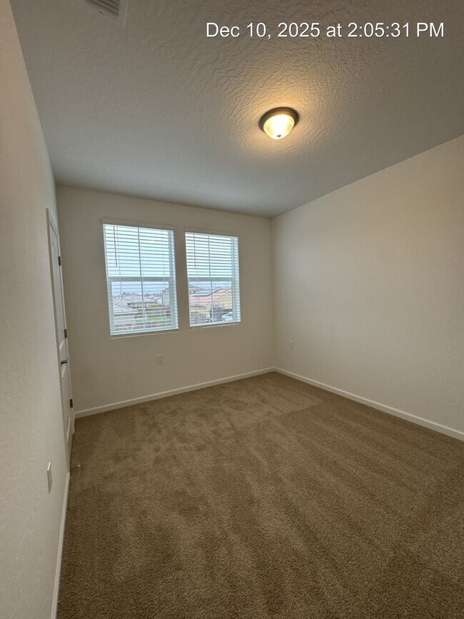 Building Photo - Newly built Home!