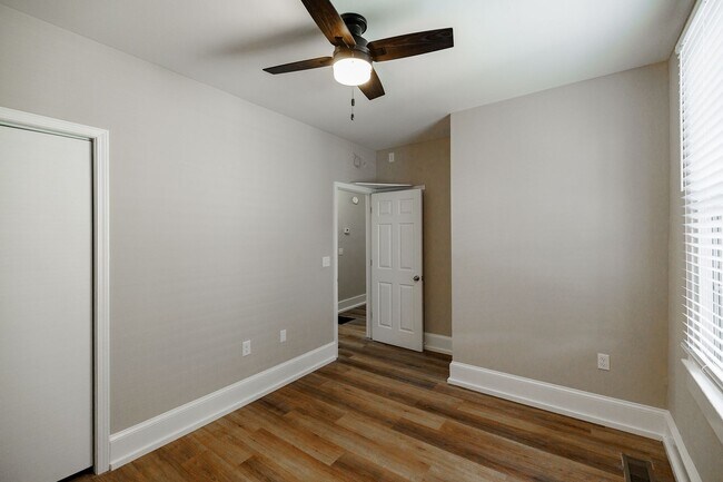 Building Photo - 185 Bloomfield St