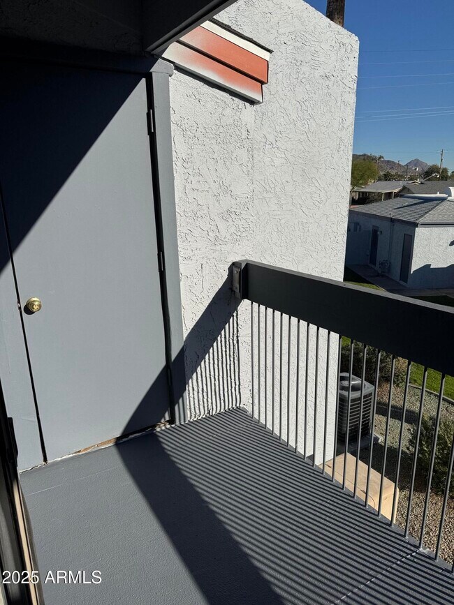 Building Photo - 7550 N 12th St