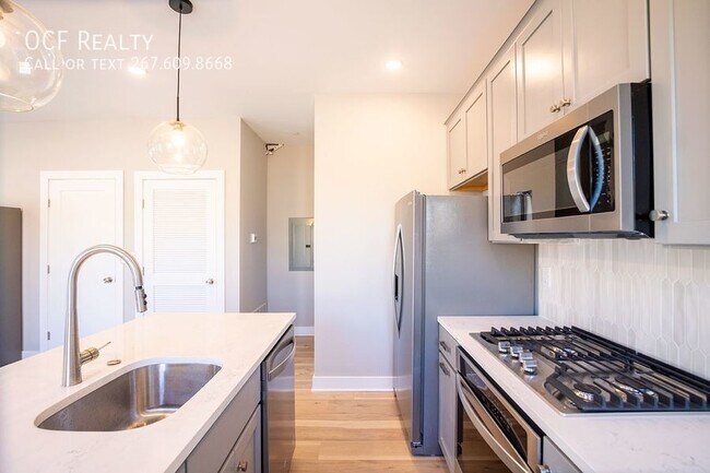 Building Photo - 129 S 49th St