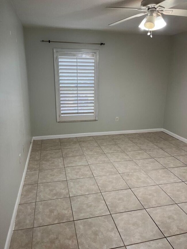Building Photo - Beautiful 3BR Home in Central Tampa – Move-In Ready!