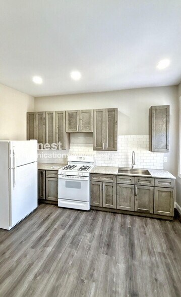 Primary Photo - 7621 Virginia Ave
