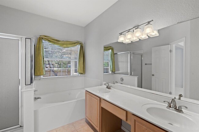 Building Photo - 1609 Abbey Ln