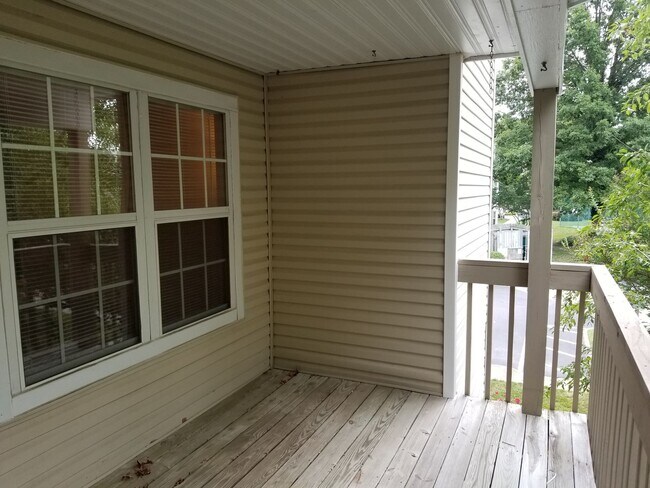 Building Photo - 109 Stratford Dr