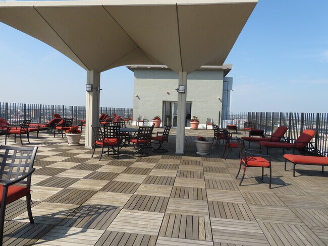 Building Photo - 3550 N Lake Shore Dr