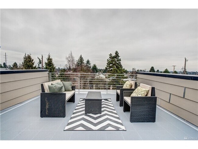 Building Photo - 3Bd/2.5Ba Seattle Townhome