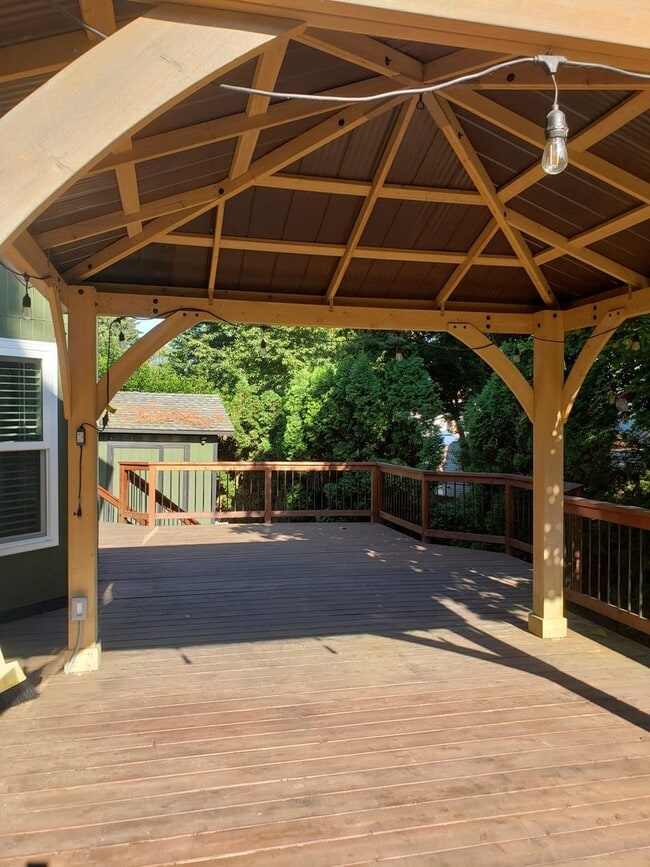 Building Photo - Beautiful Home in Quiet Cul-de-sac!