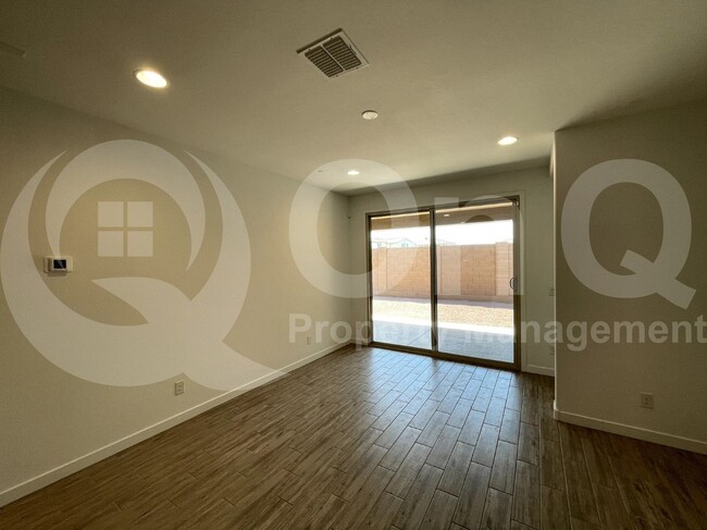 Building Photo - 5945 N 89th Dr