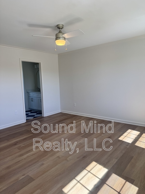 Building Photo - 204 Landmark Dr