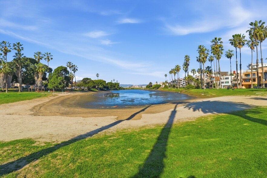 Building Photo - 6400 Pacific Ave