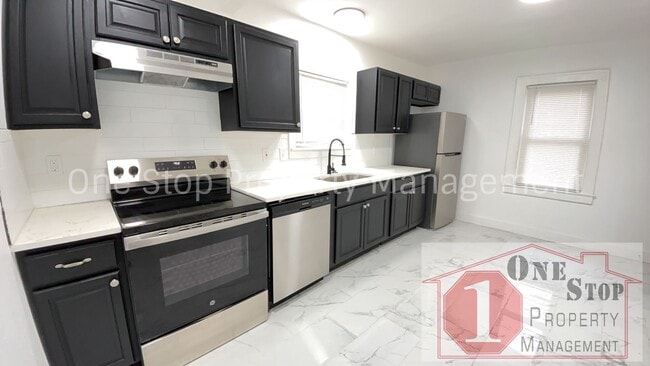 Building Photo - Gorgeous and Unique 4 Bedroom 1.5 Bathroom...