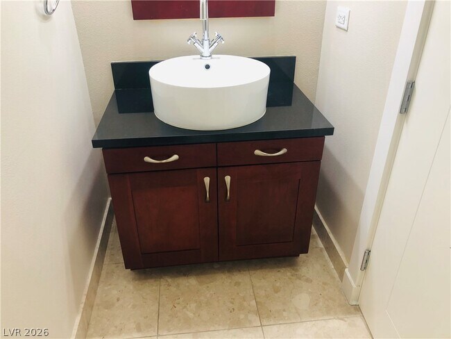 Building Photo - 4575 Dean Martin Dr